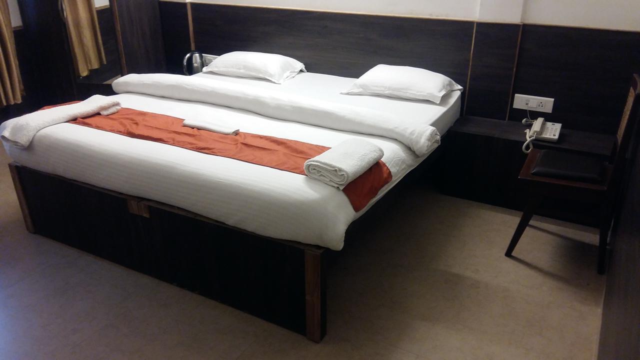 Hotel Indiana Шилонг Екстериор снимка