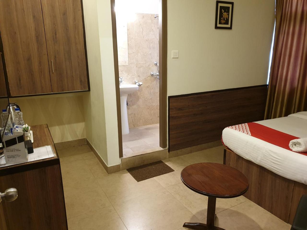 Hotel Indiana Шилонг Екстериор снимка